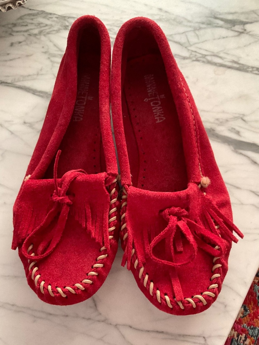 Minnetonka Suede Kitty hard soles moccasins in red, 8 m